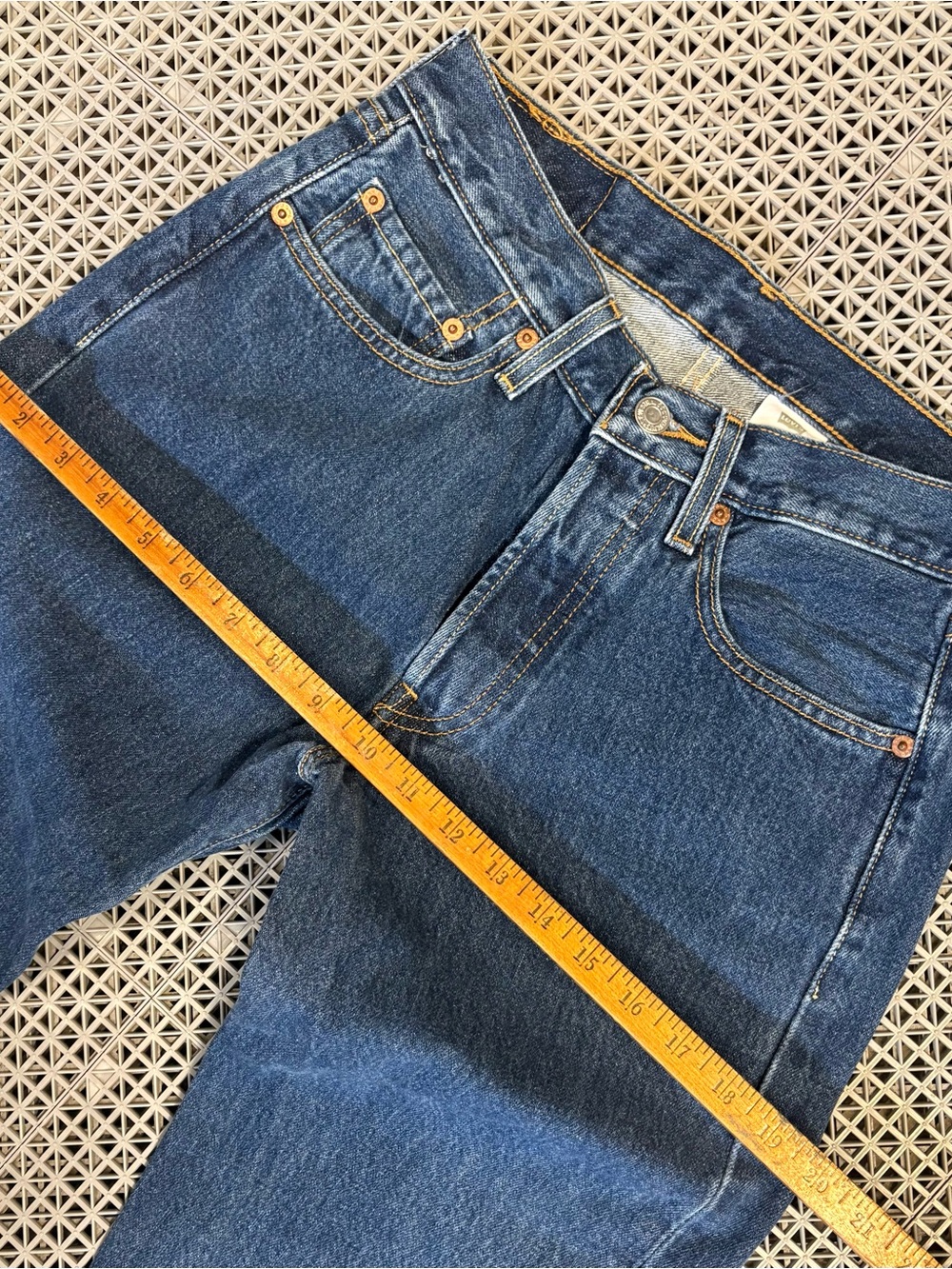 Vintage Levi’s 501 Dark Wash Button-Fly Blue Jeans - Y2K - Picture 10 of 11